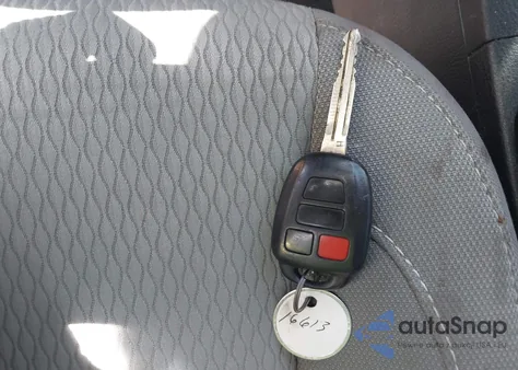 2016 Toyota Corolla Le z USA, uszkodzony, nr VIN 2T1BURHE2GC517396